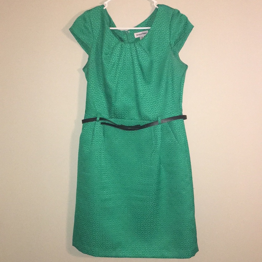 Size 12 green dress with cap sleeves.